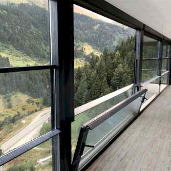 Cambalkon Uzmanı Albert Genau 
